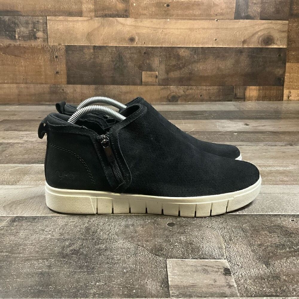 Ryka Women’s Size 8.5M Hensley Sneakers Black White Suede Booties Zip Up Shoes